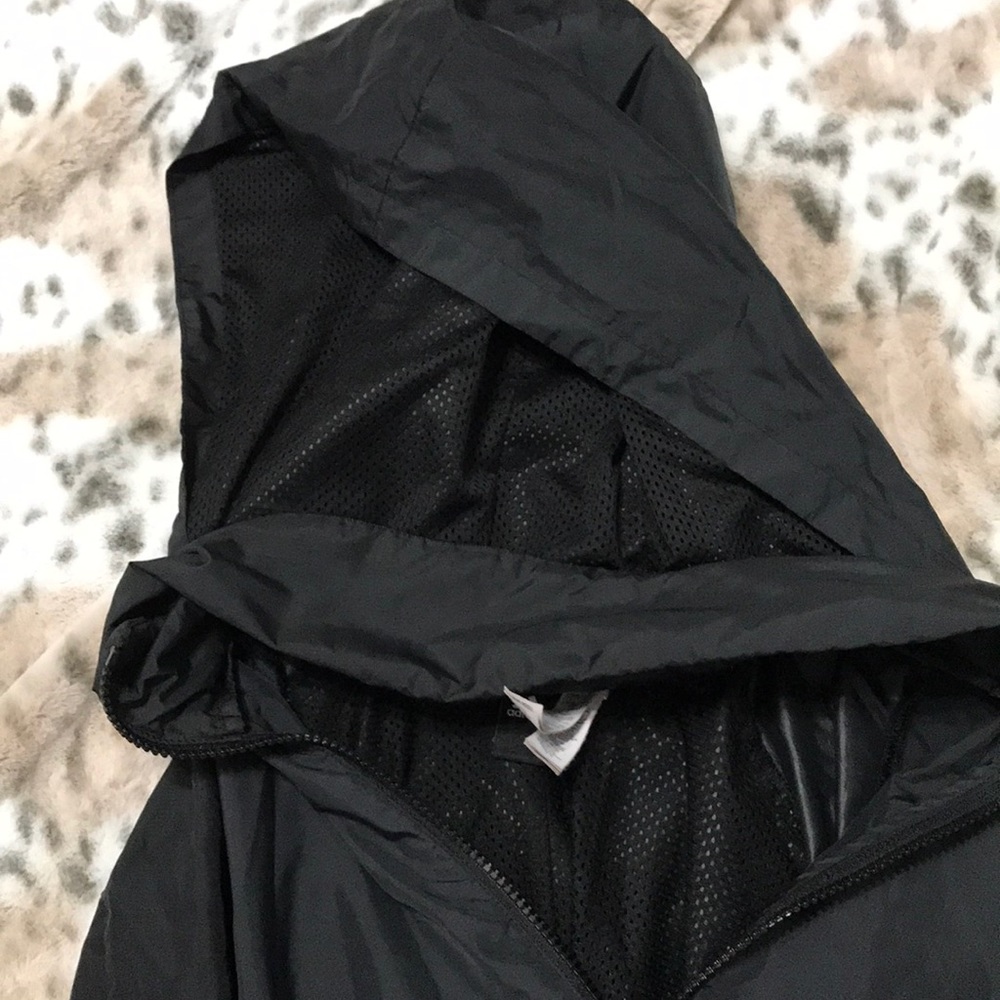 Adidas wind breaker jacket - Picture 4 of 4